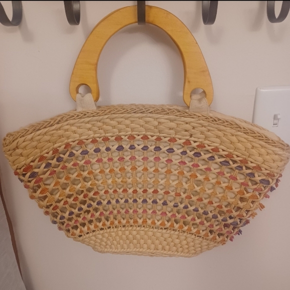 Woven Straw Purse With Wooden Clutch Handles - Picture 1 of 6